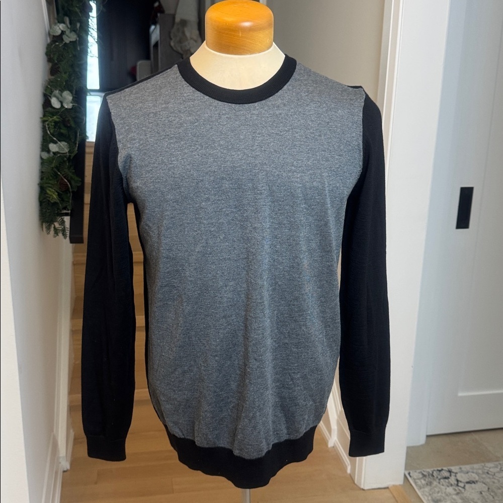 HUGO BOSS Men's Charcoal and Black Crewneck Sweater M